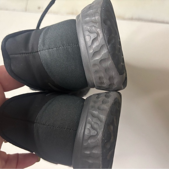 Nike Shoes Womens 8.5 Revolution 5 Athletic Running Low Sneakers Black Fabric - Picture 5 of 8